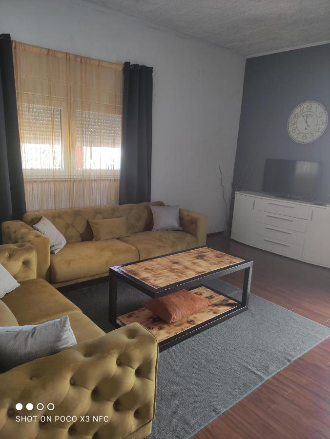 שיבניק Apartmani Lana מראה חיצוני תמונה