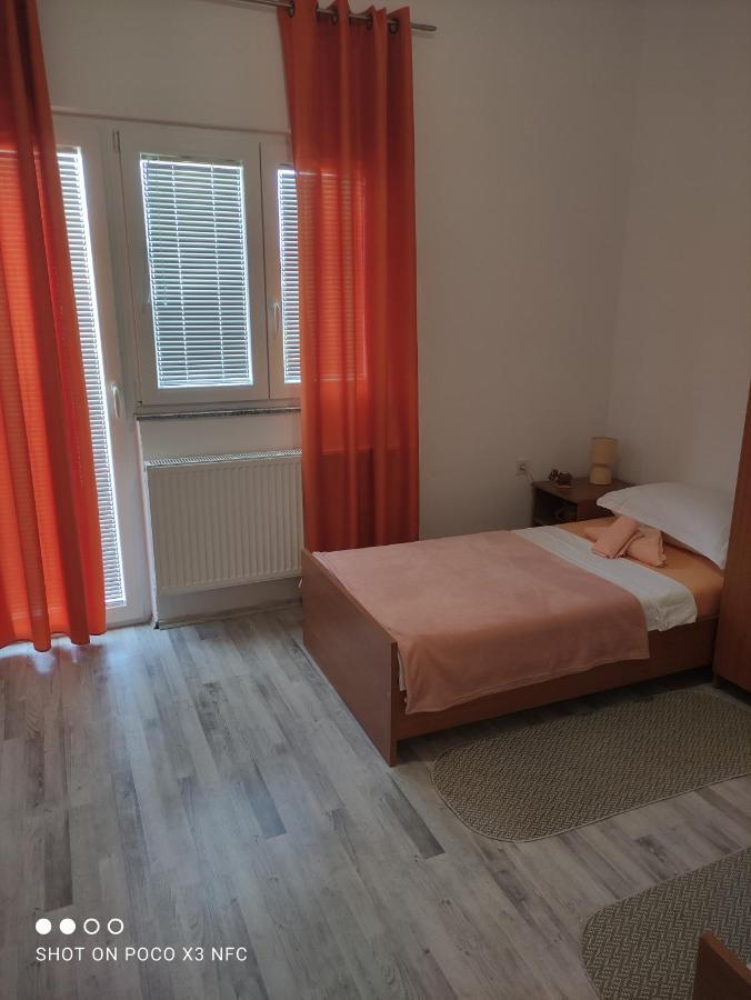 שיבניק Apartmani Lana מראה חיצוני תמונה