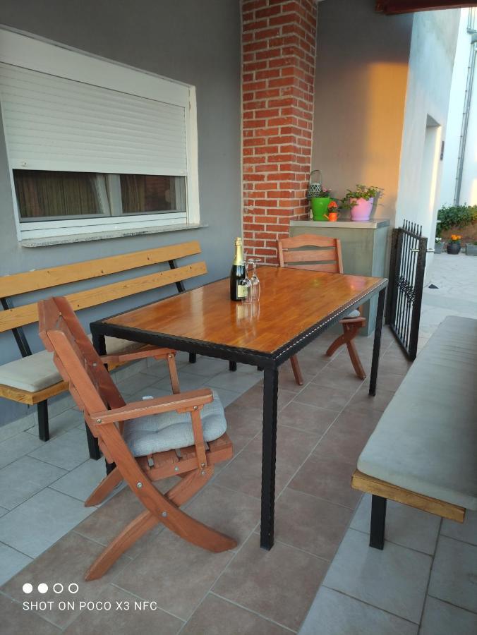 שיבניק Apartmani Lana מראה חיצוני תמונה